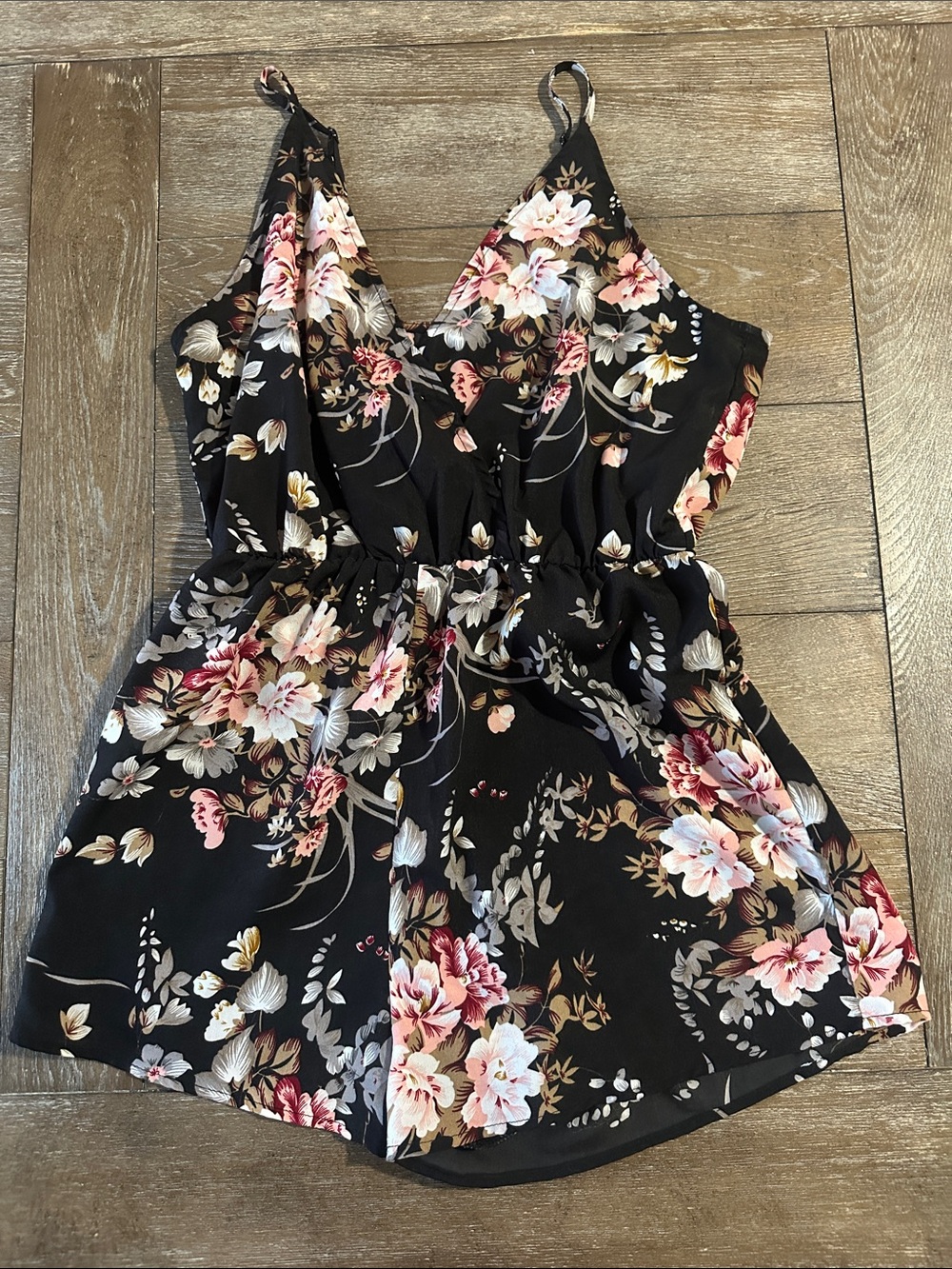 SHEIN Black Floral V-Neck Spaghetti Strap Romper women’s size Large
